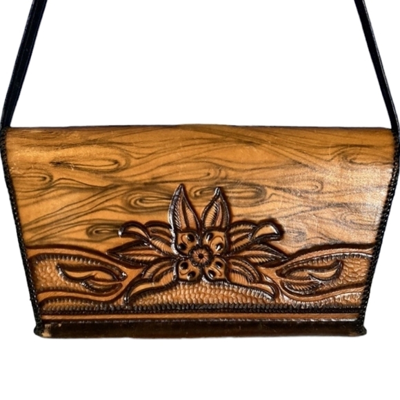 Vintage hand tooled leather purse - Picture 2 of 7